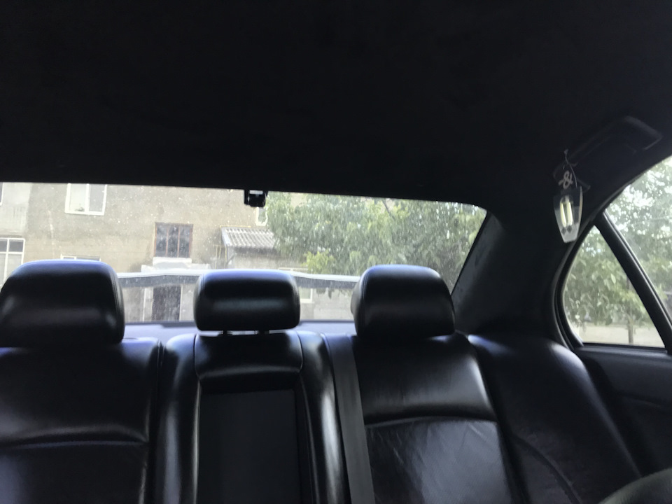Поклейка стелі і не тільки в алькантару 3