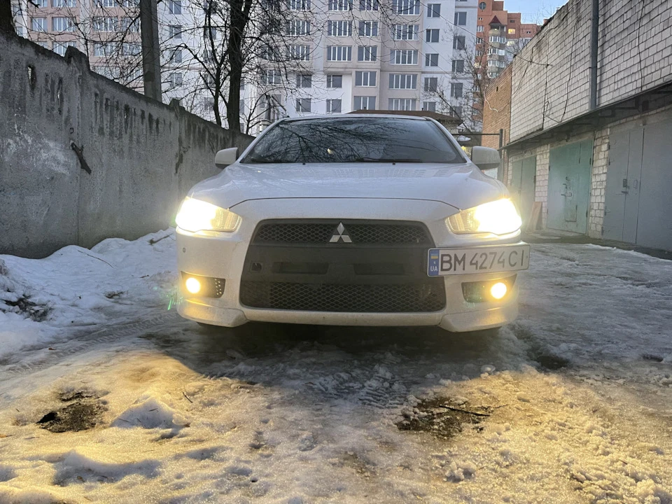 Установка подіуму номерного знака та ніздрі в стилі EVO + накладка задній бампер