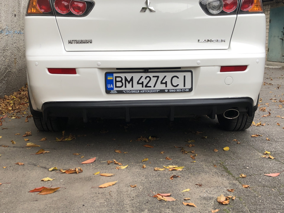 Установка подіуму номерного знака та ніздрі в стилі EVO + накладка задній бампер 4