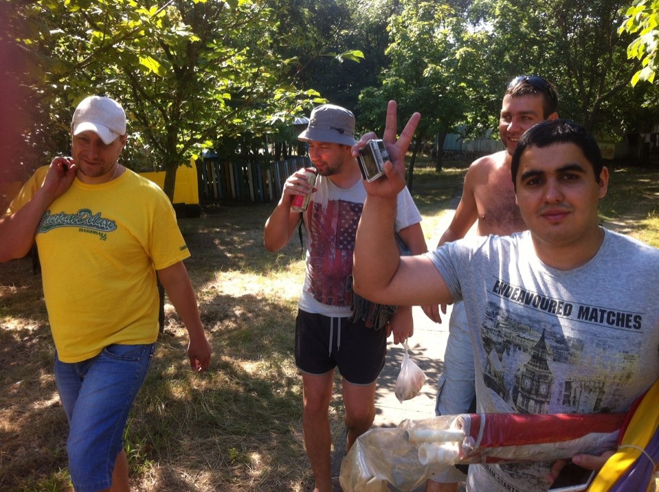 Жарко))! Літо))! Друзі))! 5