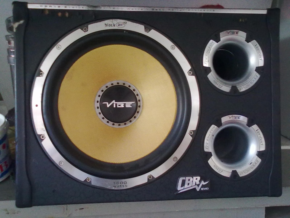 продам саб VIbe.з вбудованим моноблоком.1600watt 2
