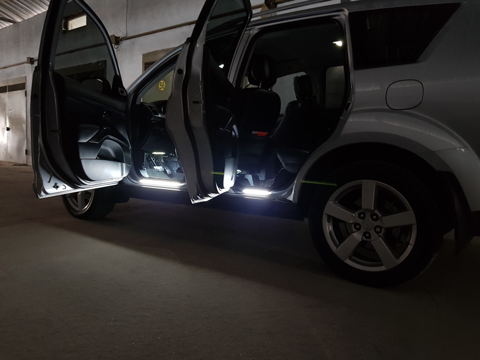 Накладки на пороги LED. Задние. 5
