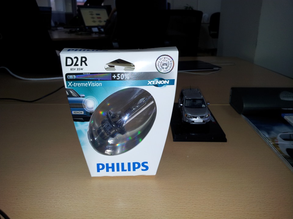 PHILIPS Xenon X-treme Vision 4800К у головних фарах 1