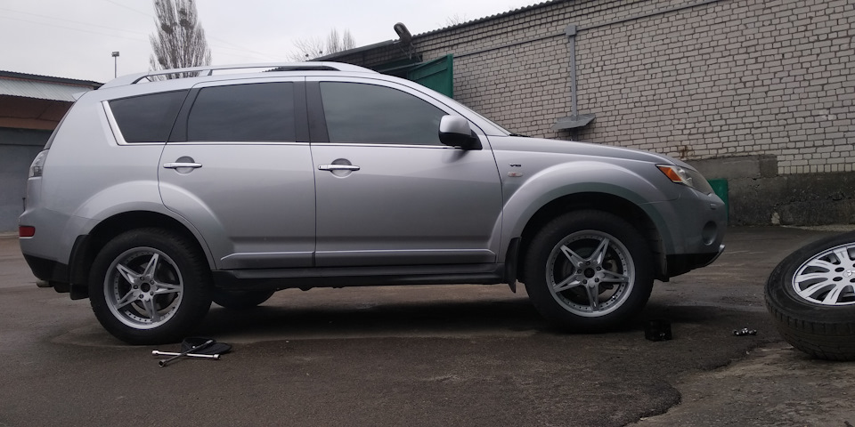 Диски R18 та гума 235/60/18 для Outlander XL 2