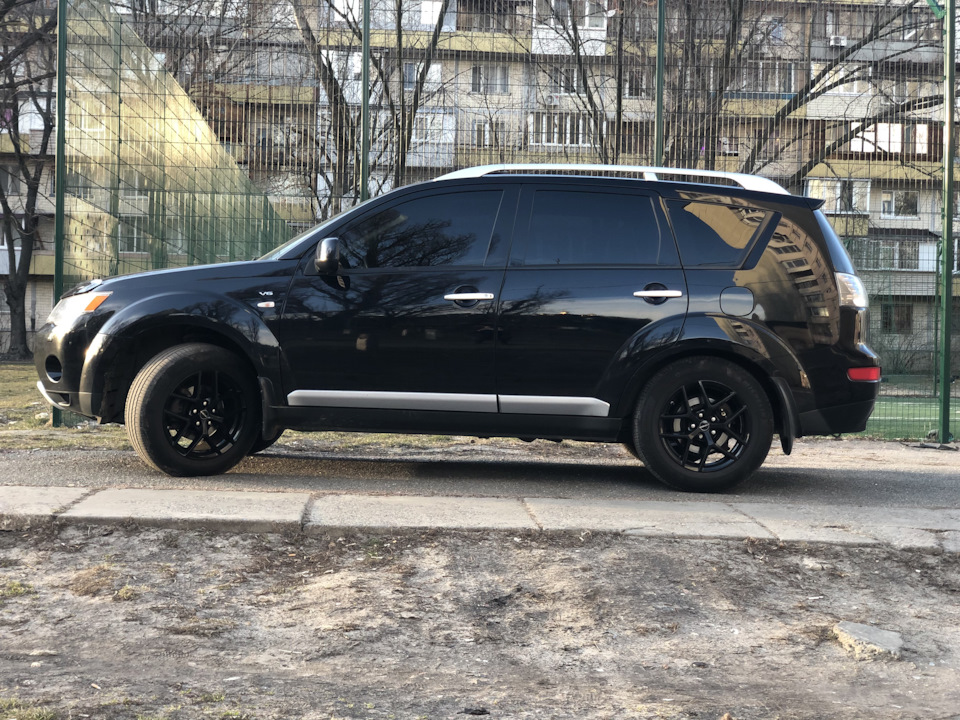 Borbet, Model Y Gloss Black R17 2