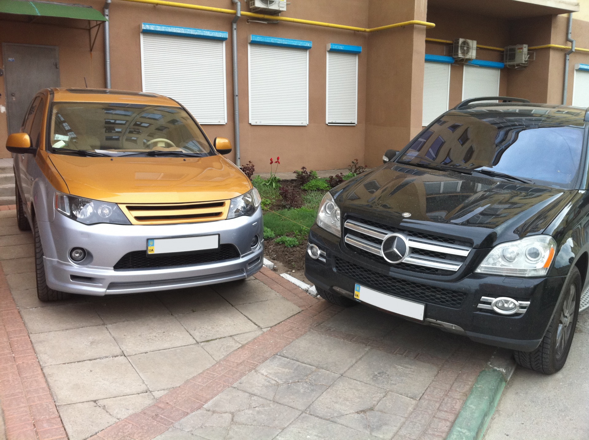 Outlander XL & Mercedes GL 2