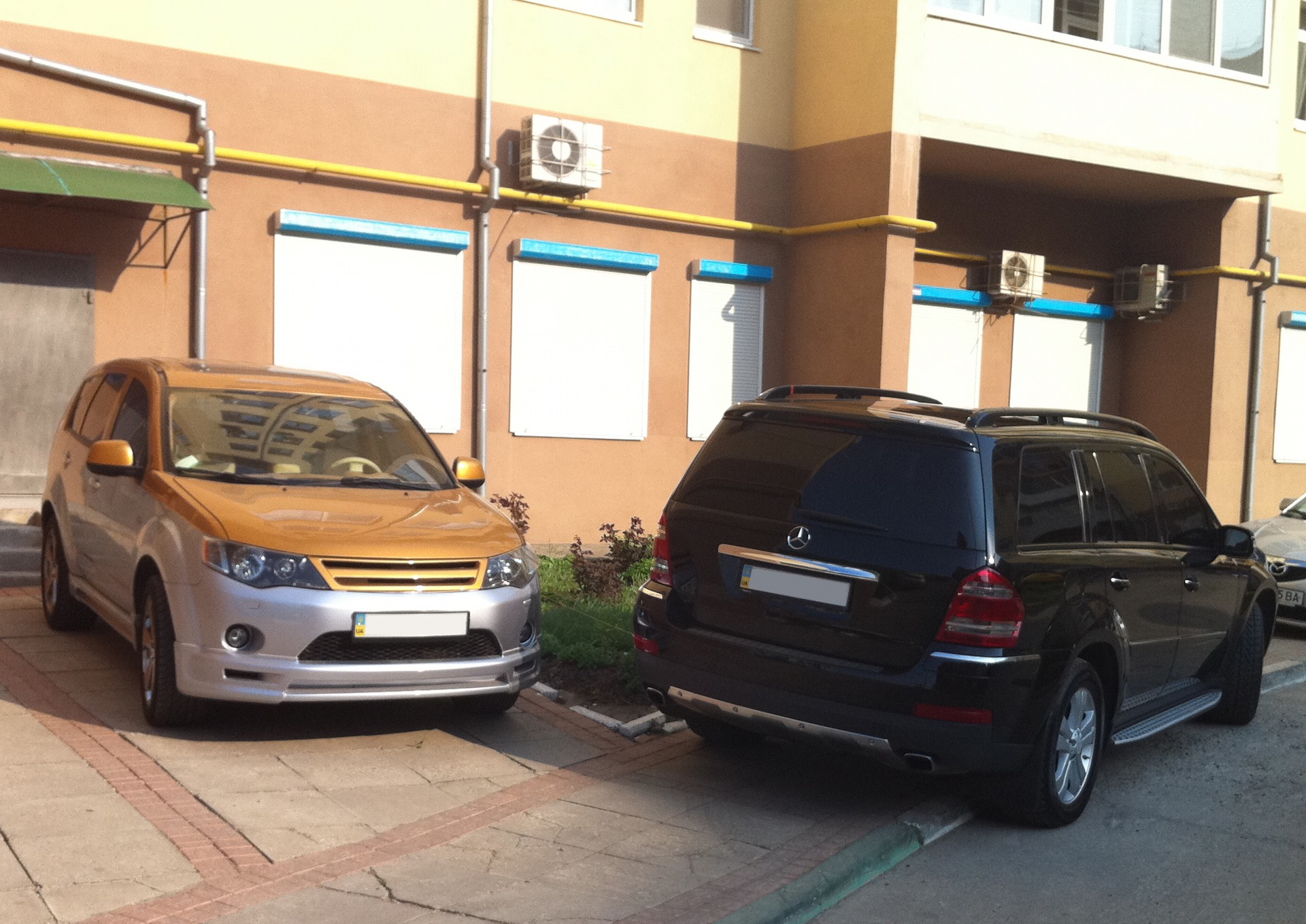 Outlander XL & Mercedes GL 3