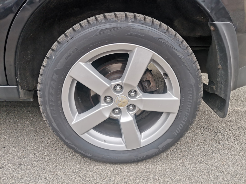 Прикупив нову зимову гуму Bridgestone Blizzak DV2 3