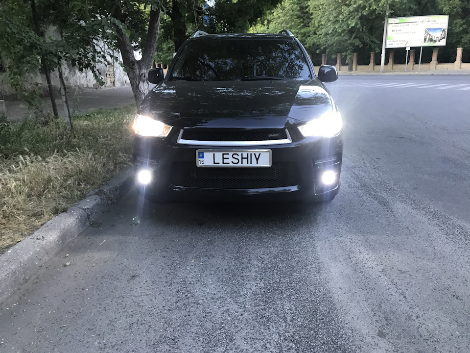 Багато просили фото того, як світять фари на машині. 5