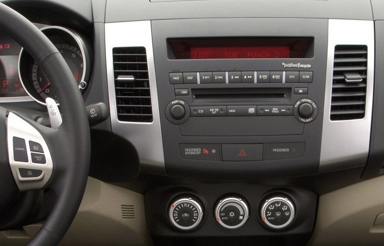 Аудіосистема Outlander XL 1