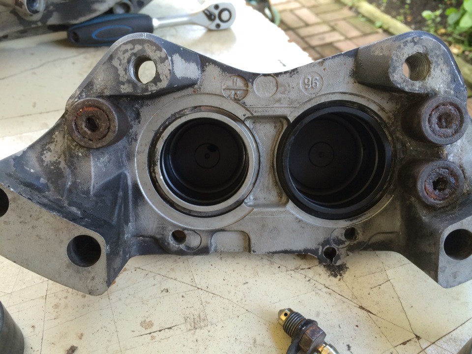 Передні гальма від BMW E38 Brembo! 3