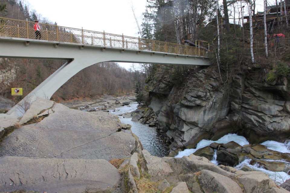 Західна Україна, 7: Знову водоспади, руїни та десерт у Коломиї :) 4