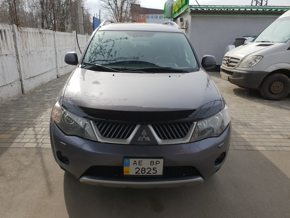 Заміна вітрового скла + атермалка, встановлення мухобойки та ущільнювача жабо 4