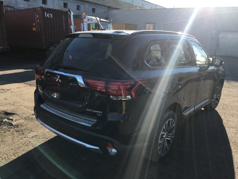 Mitsubishi Outlander вирушає в дорогу. 5