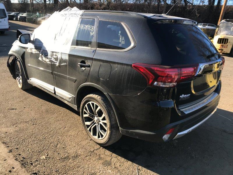 Mitsubishi Outlander вирушає в дорогу. 3