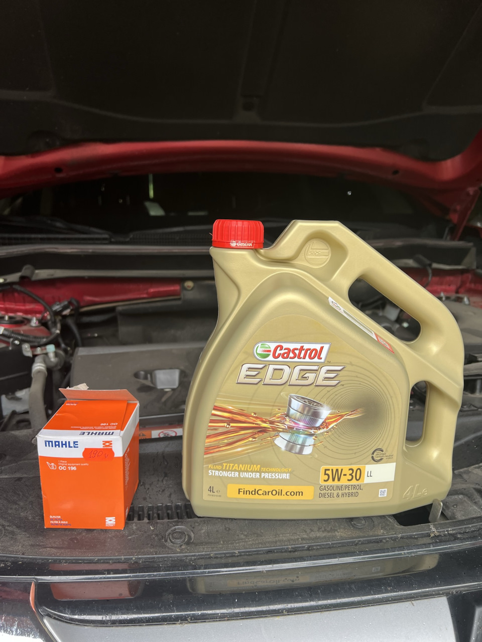 Заміна мастила в двигуні Castrol 5w-30 EDGE 1