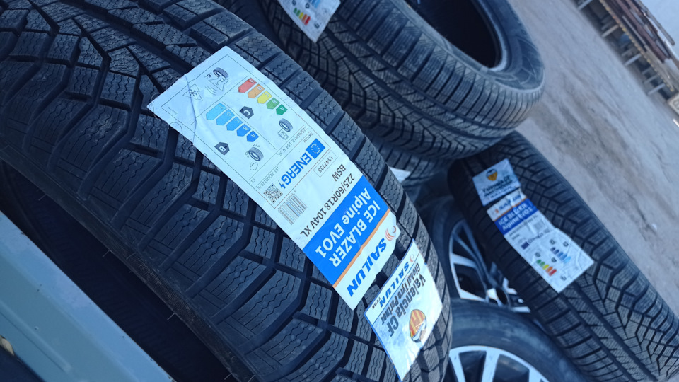 Зимова гума Sailun Ice Blazer 225/60 r18 1