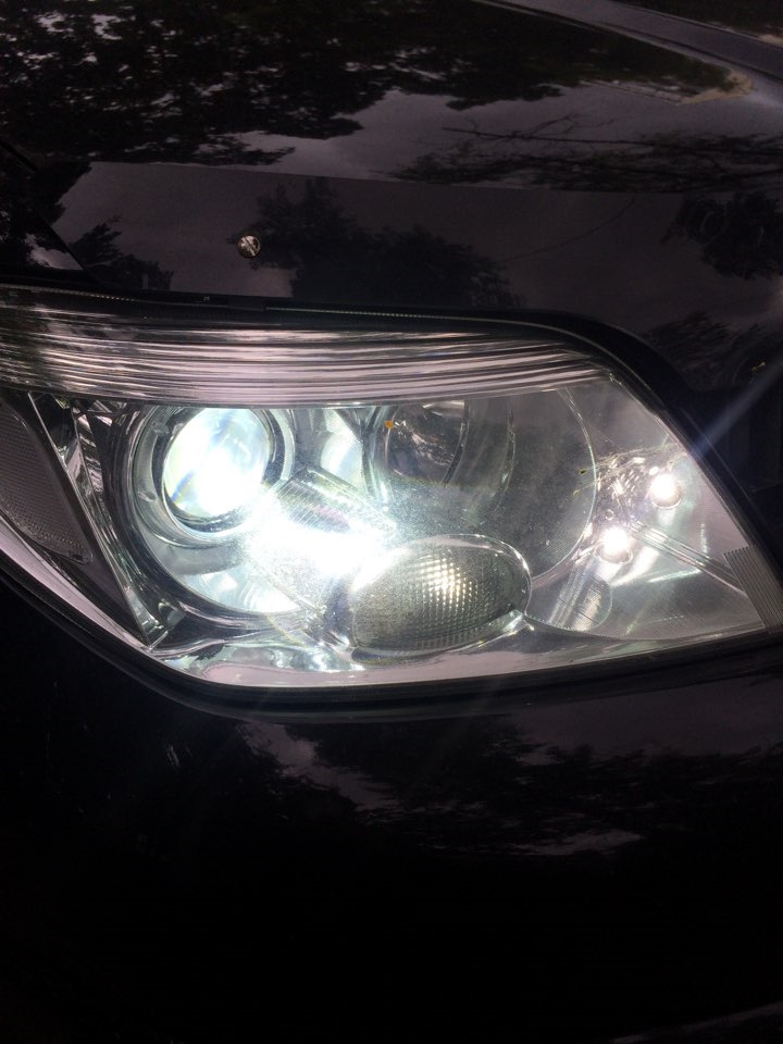 Ксенон у ближній на Mitsubishi Outlander 3