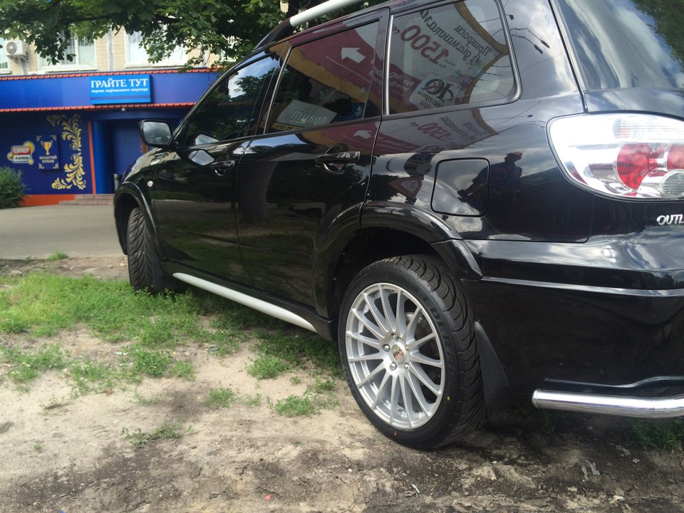 Mitsubishi Outlender R18, ура встановив. 2