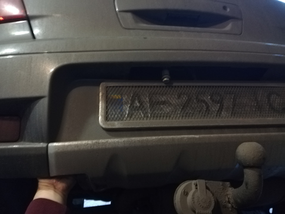 Заміна ламп підсвічування номерного знака 2