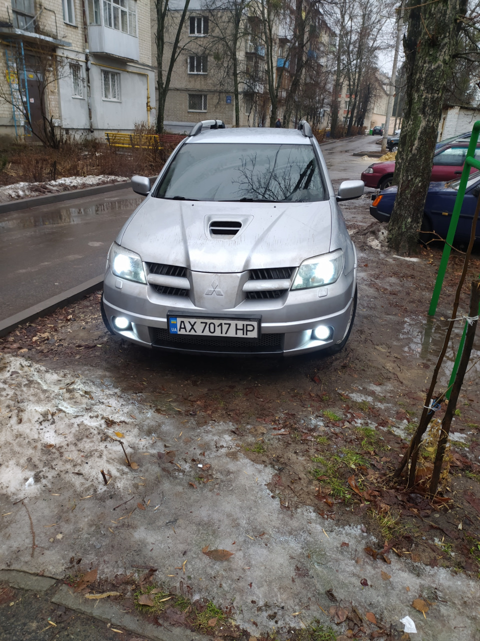 Ксенон у головне світло і птф 1