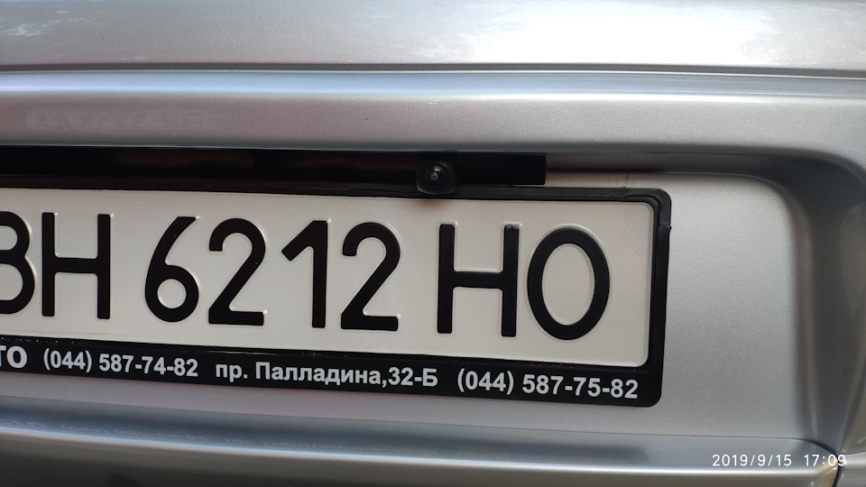 Встановлення паркувальної камери заднього виду. 1
