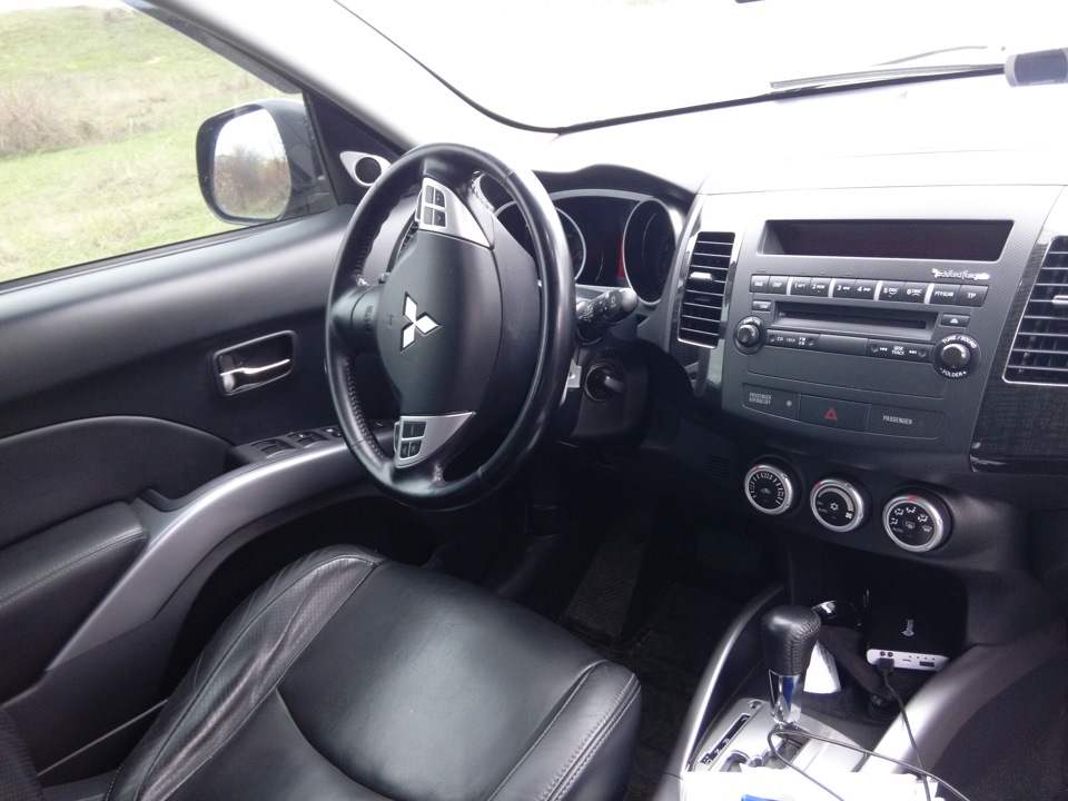 Порівняння Outlander 2.4 vs Outlander XL 3.0 1