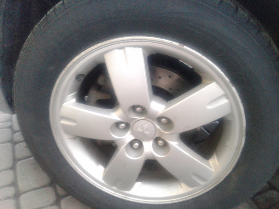 Нова гума 215/60/R17 3