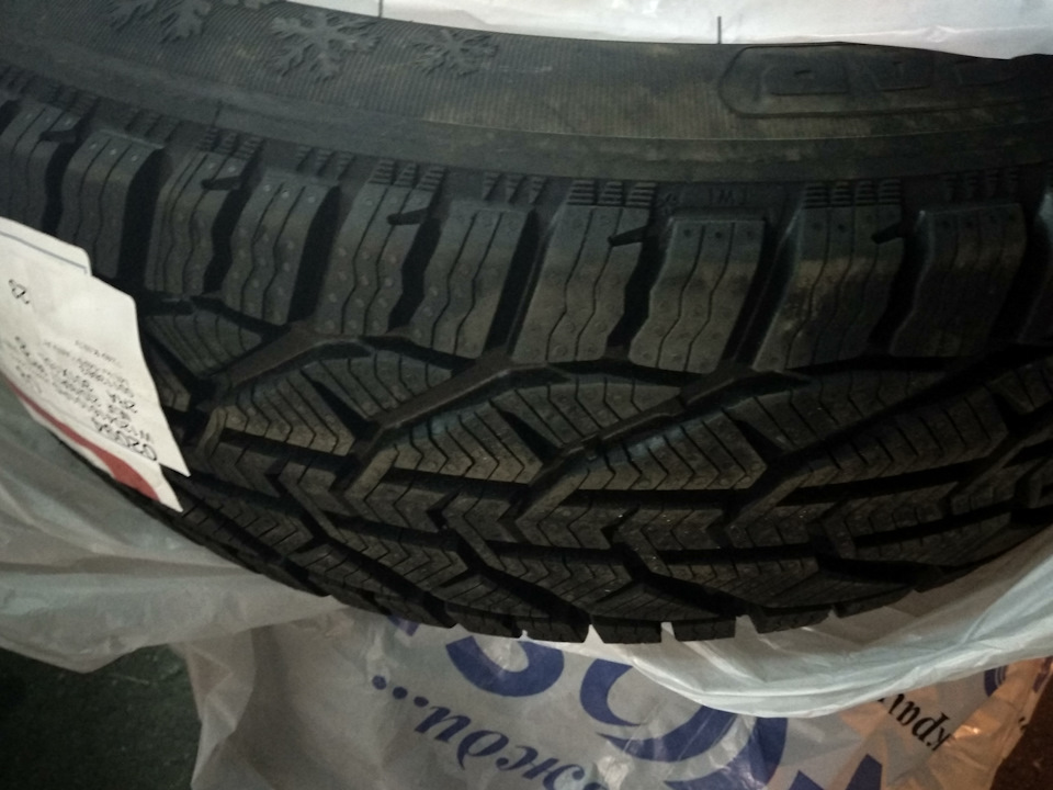 Нова зимова гума Tigar Winter 215/60/R17 3