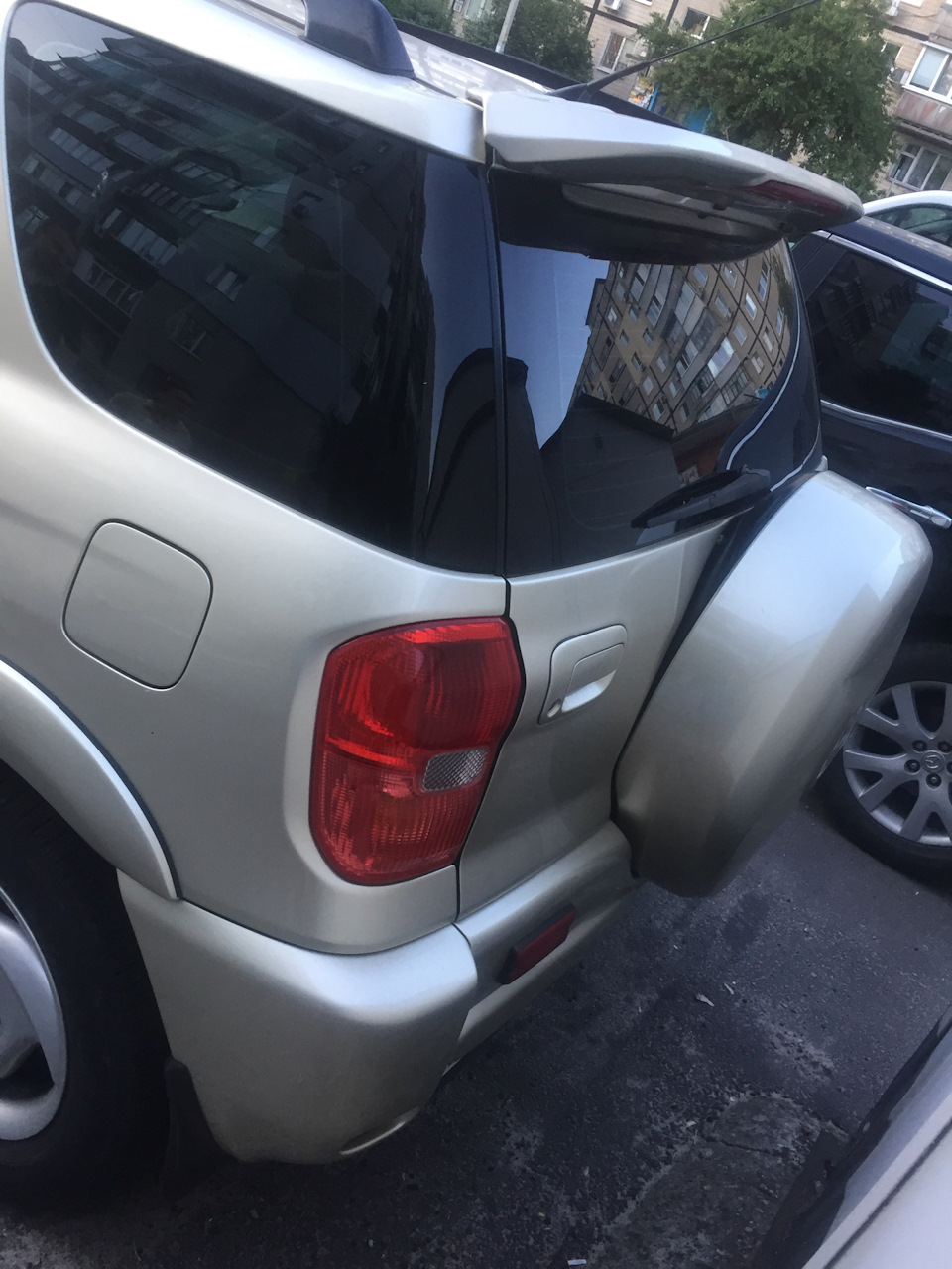 Продам Toyota RAV4 4