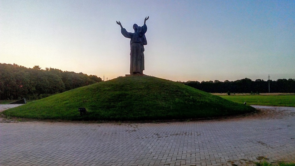 Меморіальний комплекс пам'яті жертв Голодомору в Україні (Харків). Велопрогулянка. 4