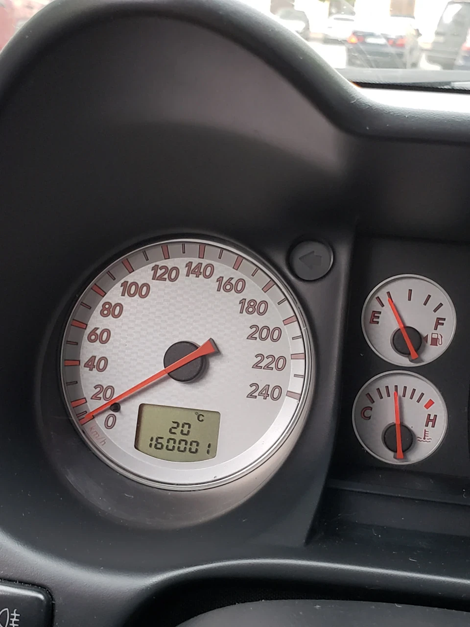 +20 за бортом, 160.000 за плечем)