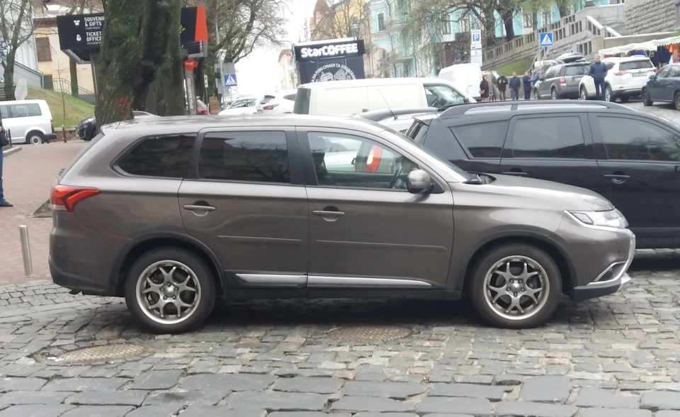 Заміна свічок 1822А088 5