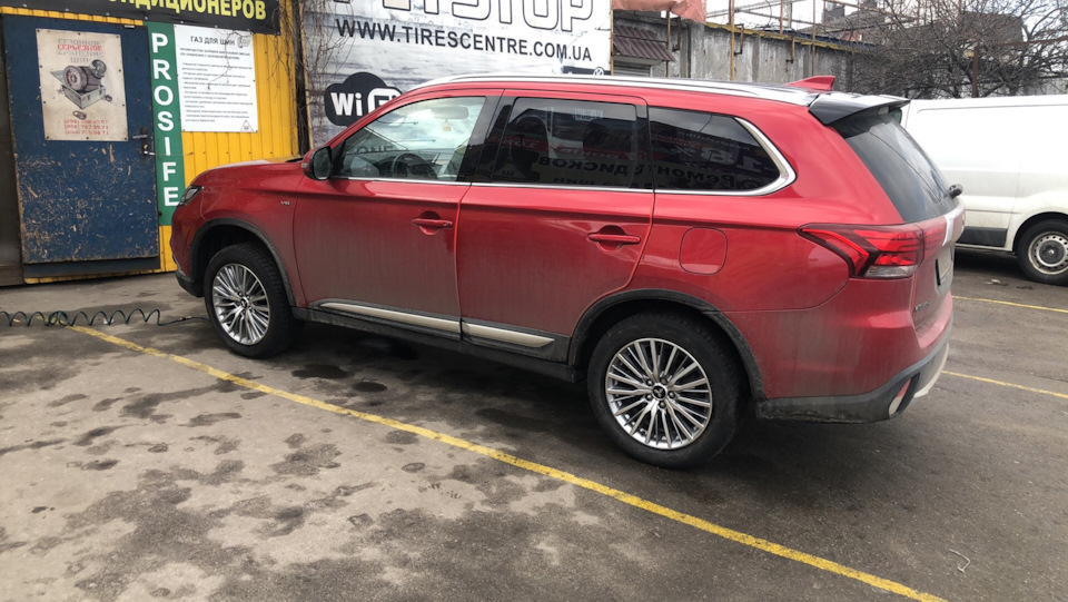 Диски від Outlander PHEV, заміна салону, заміна фар на FULL LED 1