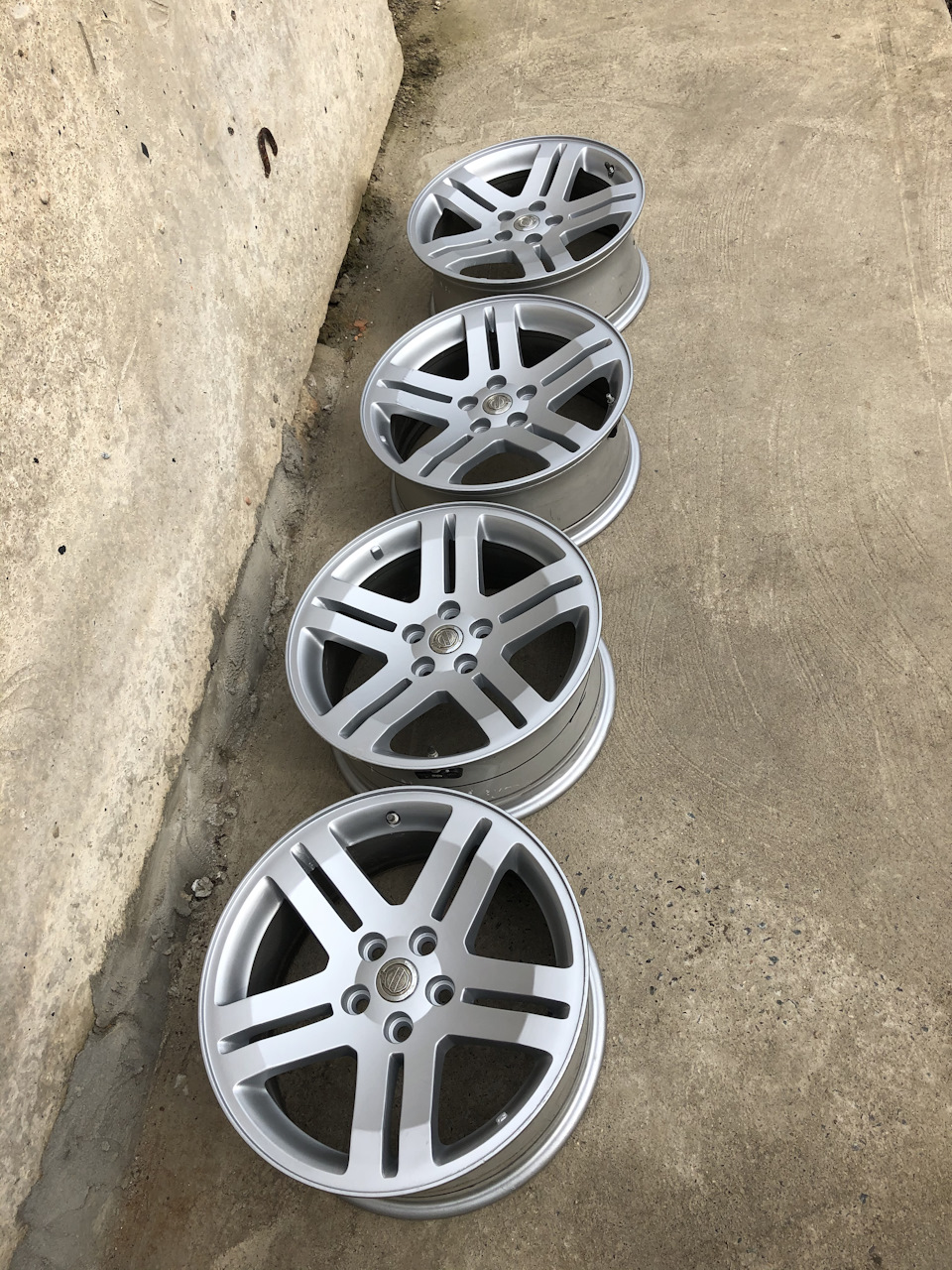 Купив диски R18 із Chrysler. 1
