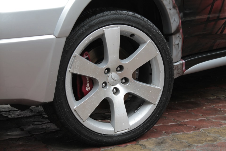 Новий вигляд - 235/40R19 5