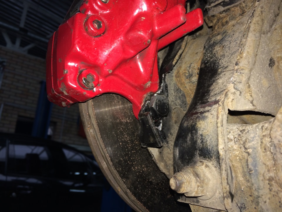 Встановлення задніх гальм Brembo від Evo 9 5