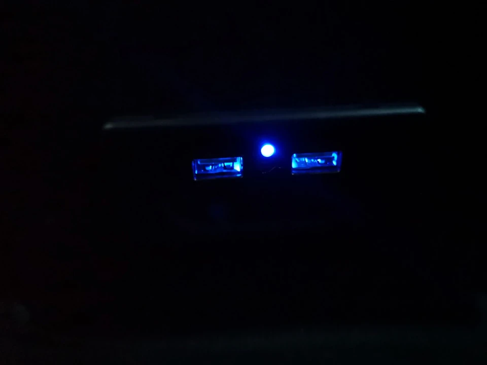 Usb для задніх пасажирів