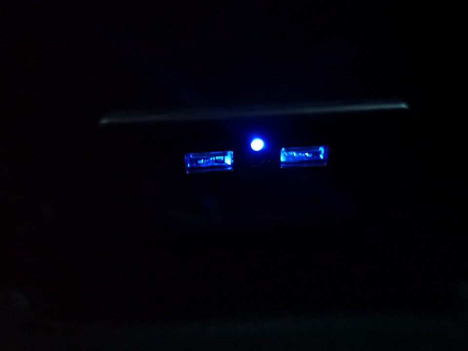 Usb для задніх пасажирів 1