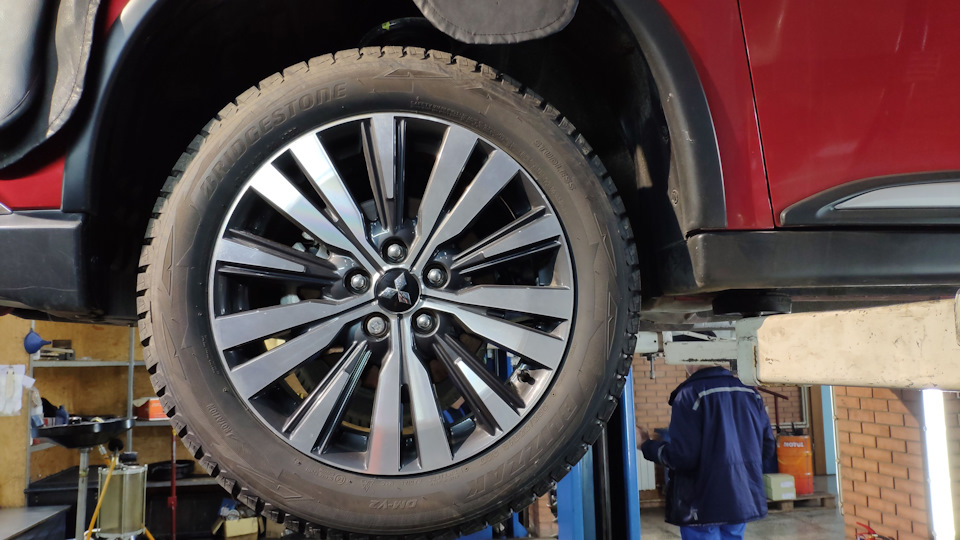 Їй довіряю її і купив Bridgestone Blizzak DM-V2 3