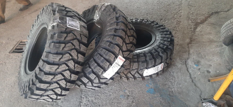 Нові капці MAXXIS M8060 35/12.5R16