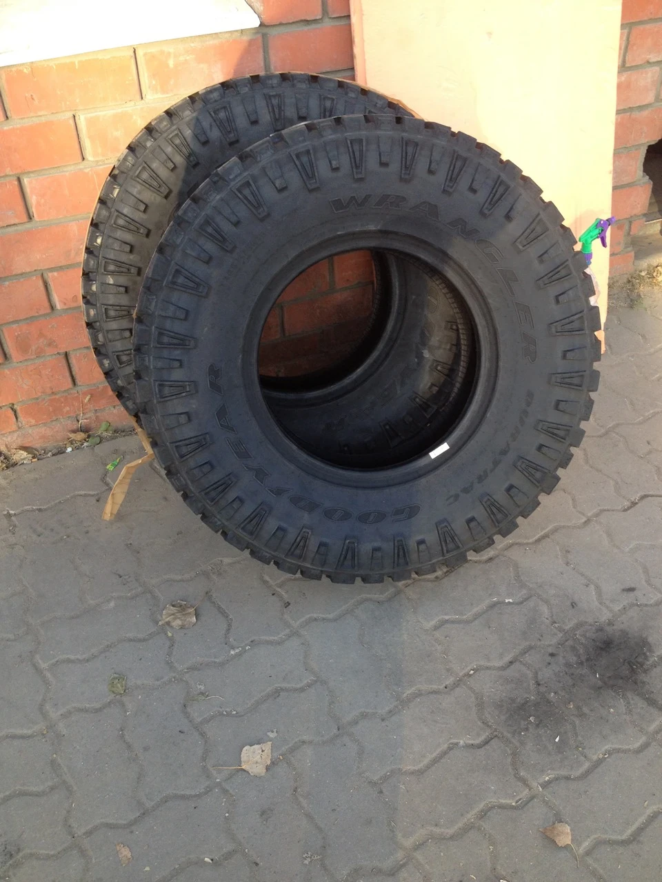 Goodyear Wrangler DuraTrac 285 75 16LT