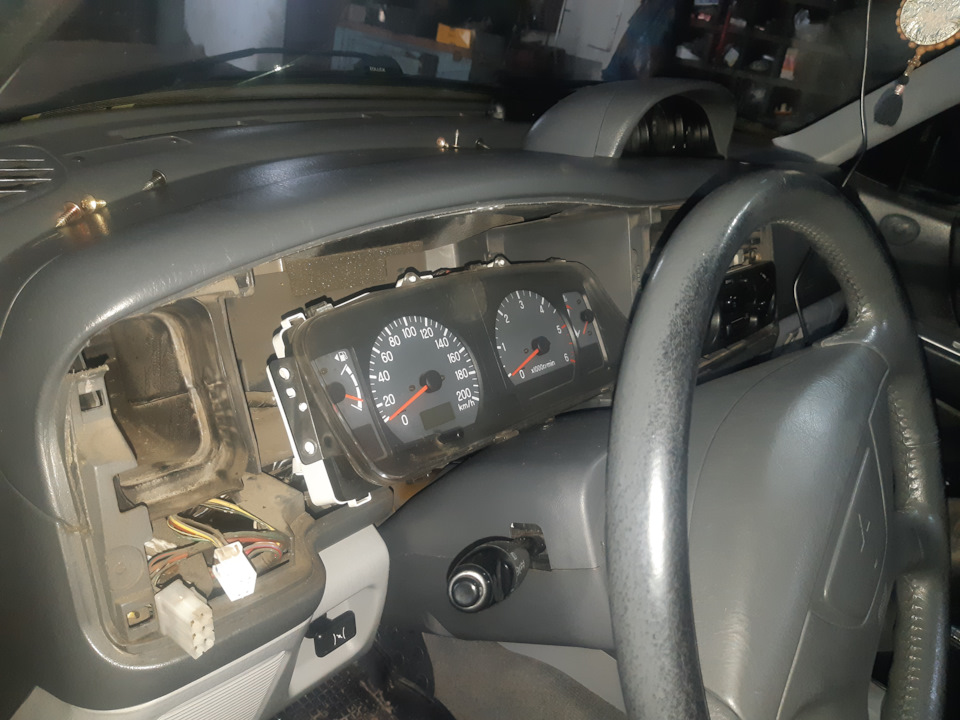 Шкали приладів Mitsubishi Pajero Sport 1 4