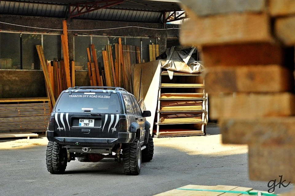 Задній бампер, та з двома хвіртками ... ХендМейд. :-)