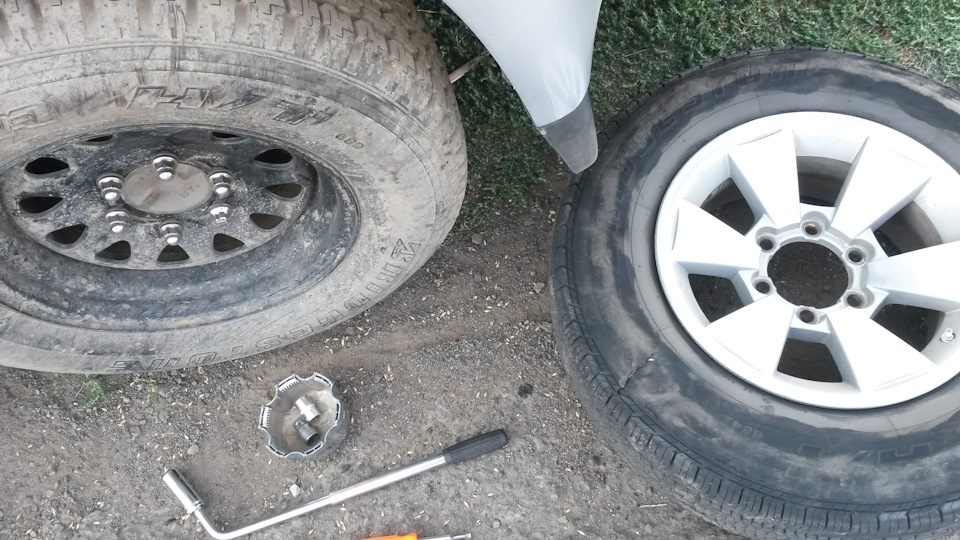 Їхав значить ..., не кого не чіпав ..., хлоп мінус одна покришка., 1