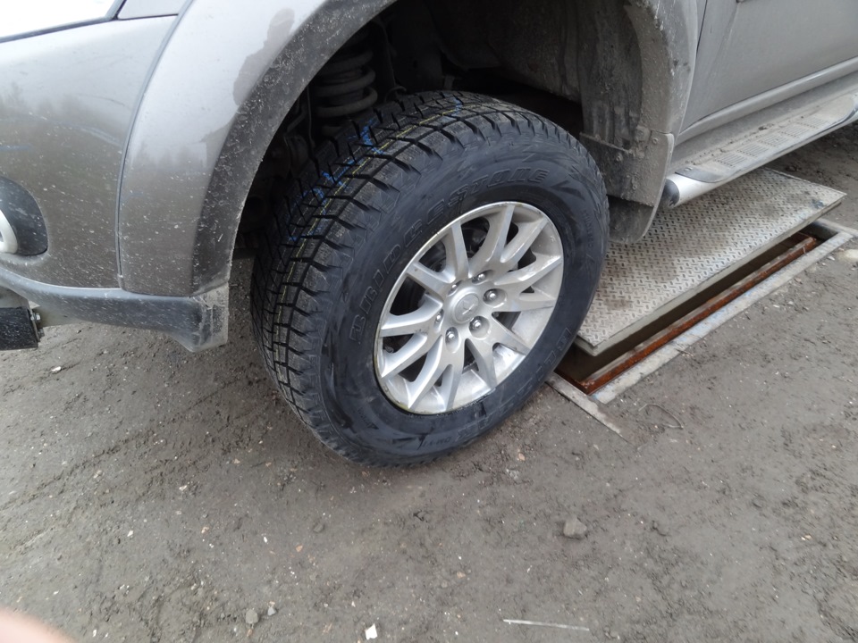 BRIDGESTONE BLIZZAK DM-V1 265x65x R17 112R 3