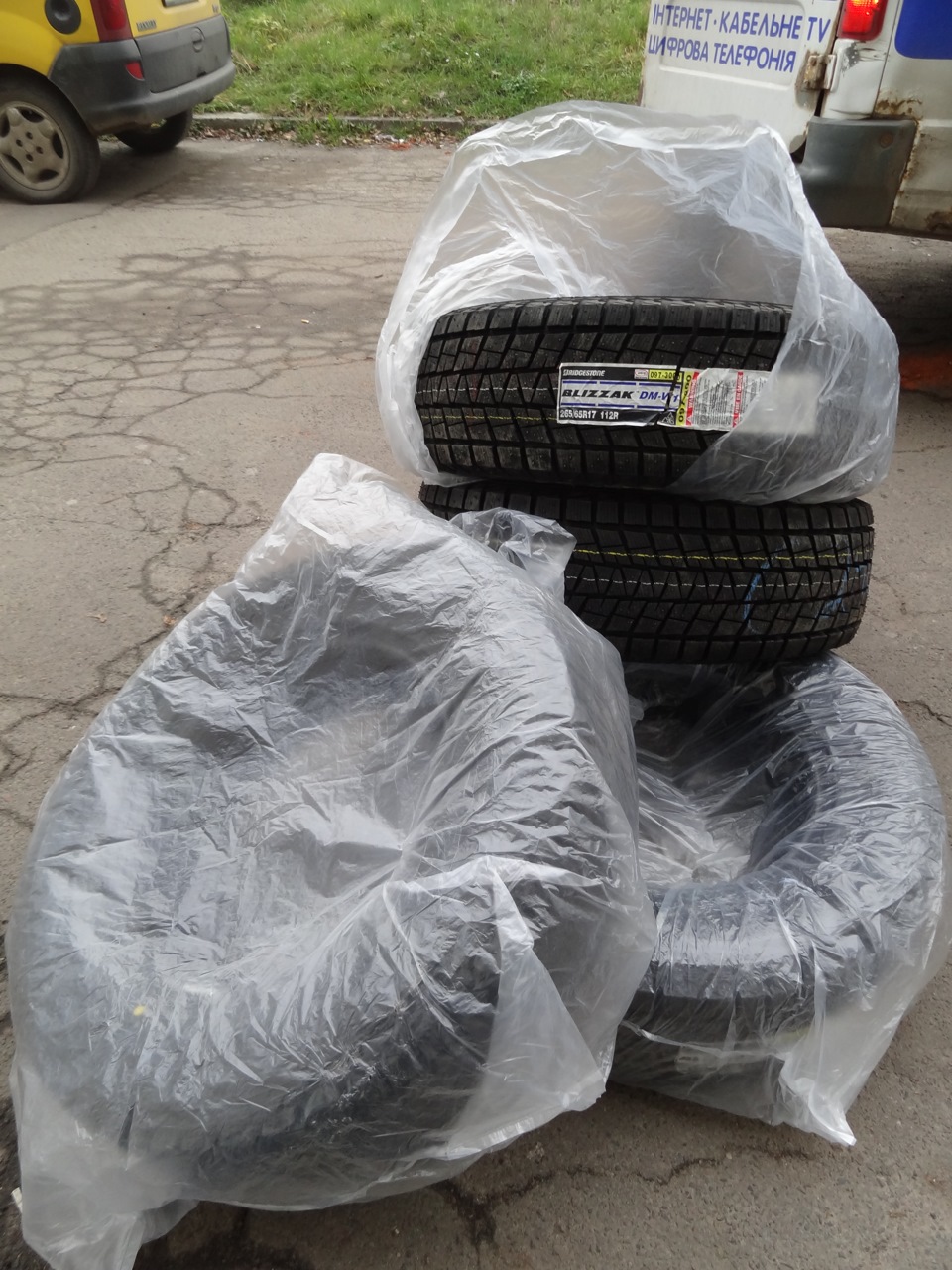 BRIDGESTONE BLIZZAK DM-V1 265x65x R17 112R 1
