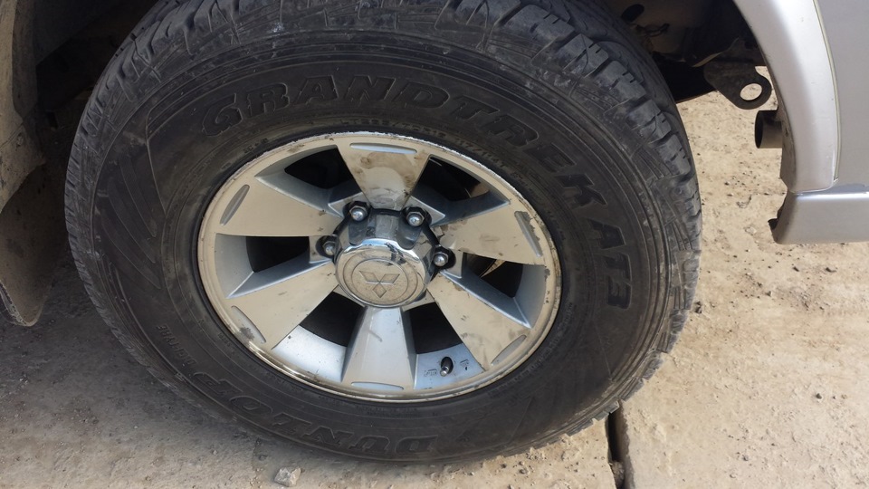Dunlop Grandtrack AT3 265/70 r16 2
