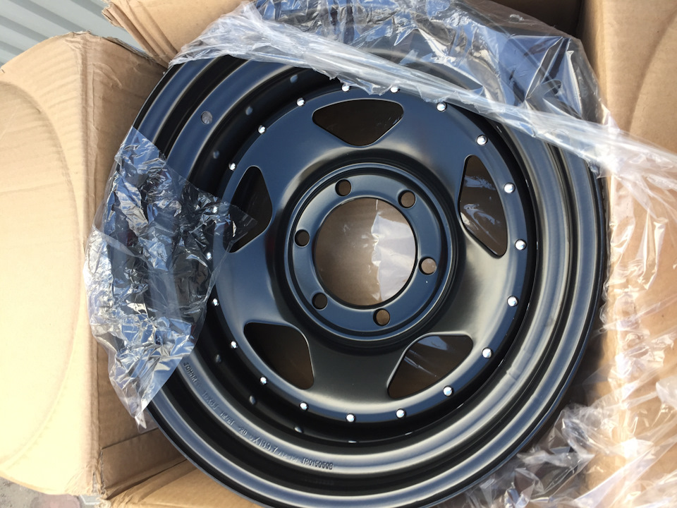 TOYO MT 265/75/16 Диски John Red 8 ET -20 1