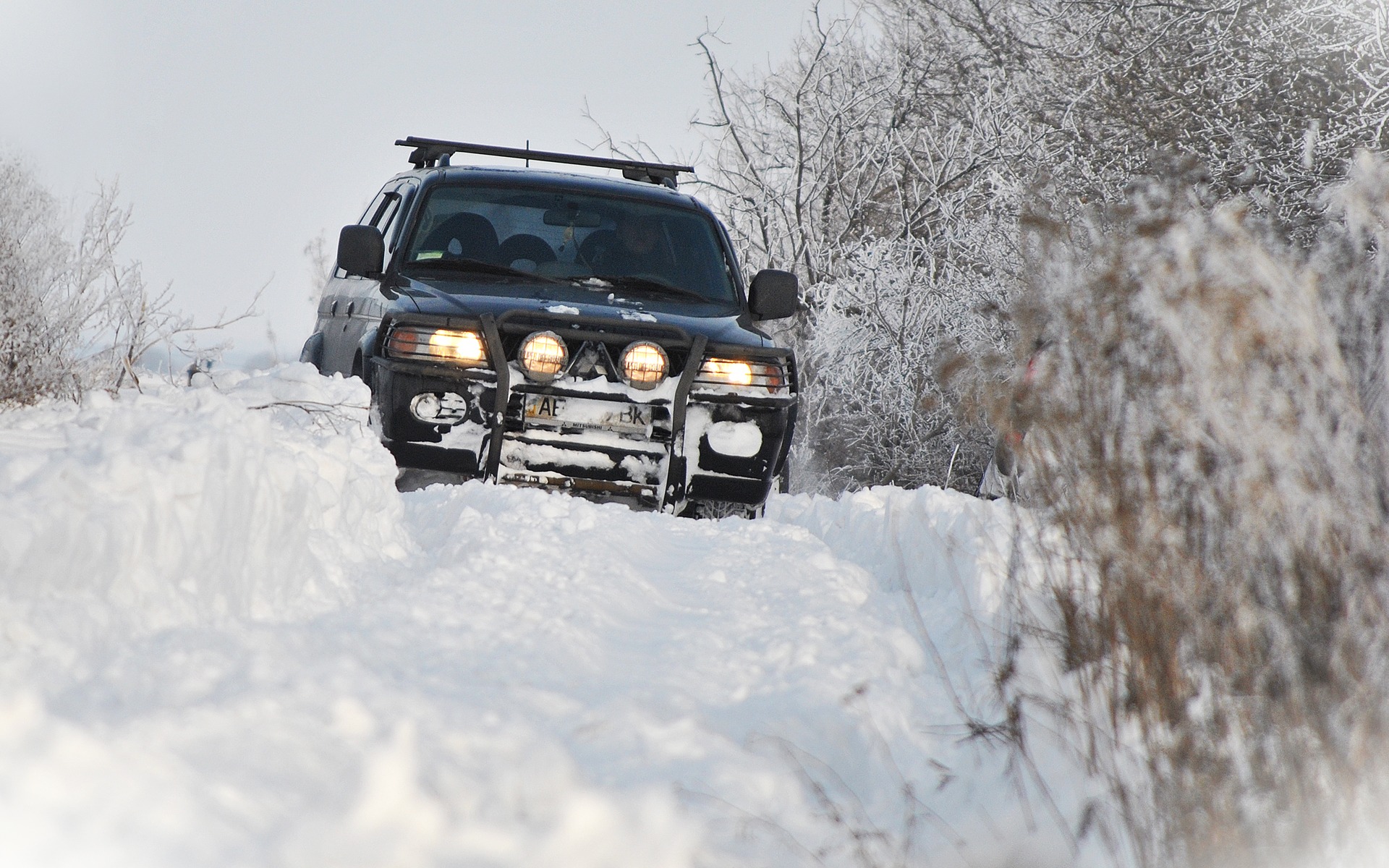 L200 & Pajero Sport & LC Prado 120 - TEST Deep Snow 2
